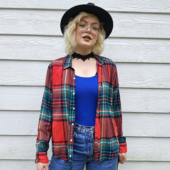 Aerie Red & Green Plaid Button Up Long Sleeve Flannel Shirt - Picture 1 of 11